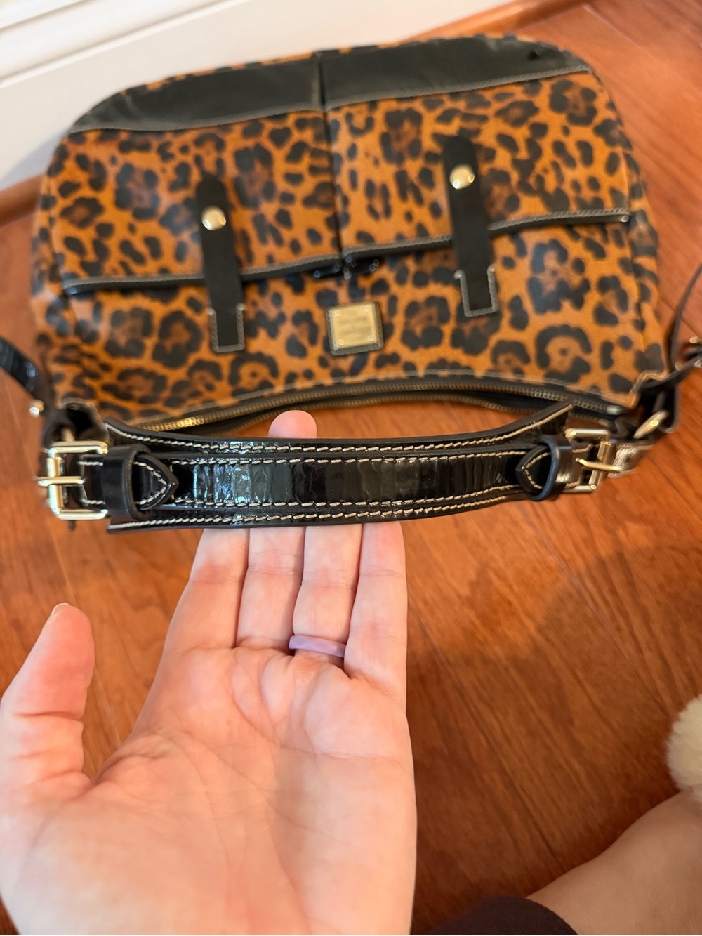 Dooney & Bourke Medium Safari Hobo Bag in Leopard Print - Picture 6 of 13